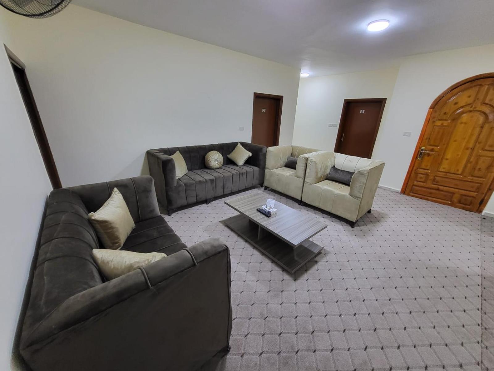Petra Hills House Hostel Wadi Musa Bagian luar foto