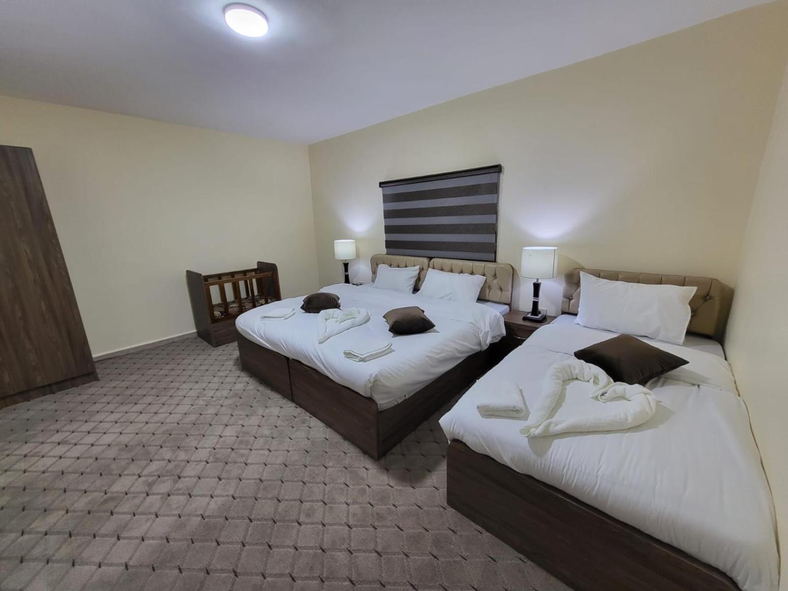 Petra Hills House Hostel Wadi Musa Bagian luar foto