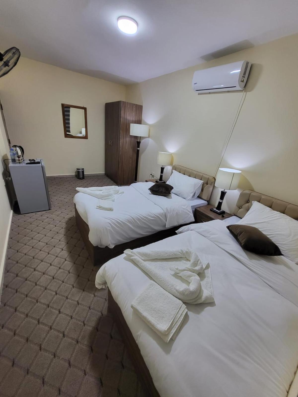 Petra Hills House Hostel Wadi Musa Bagian luar foto