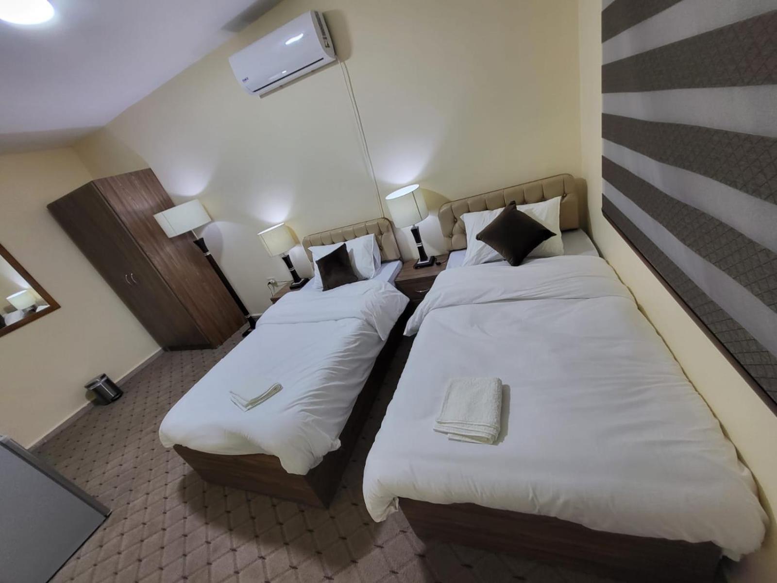Petra Hills House Hostel Wadi Musa Bagian luar foto